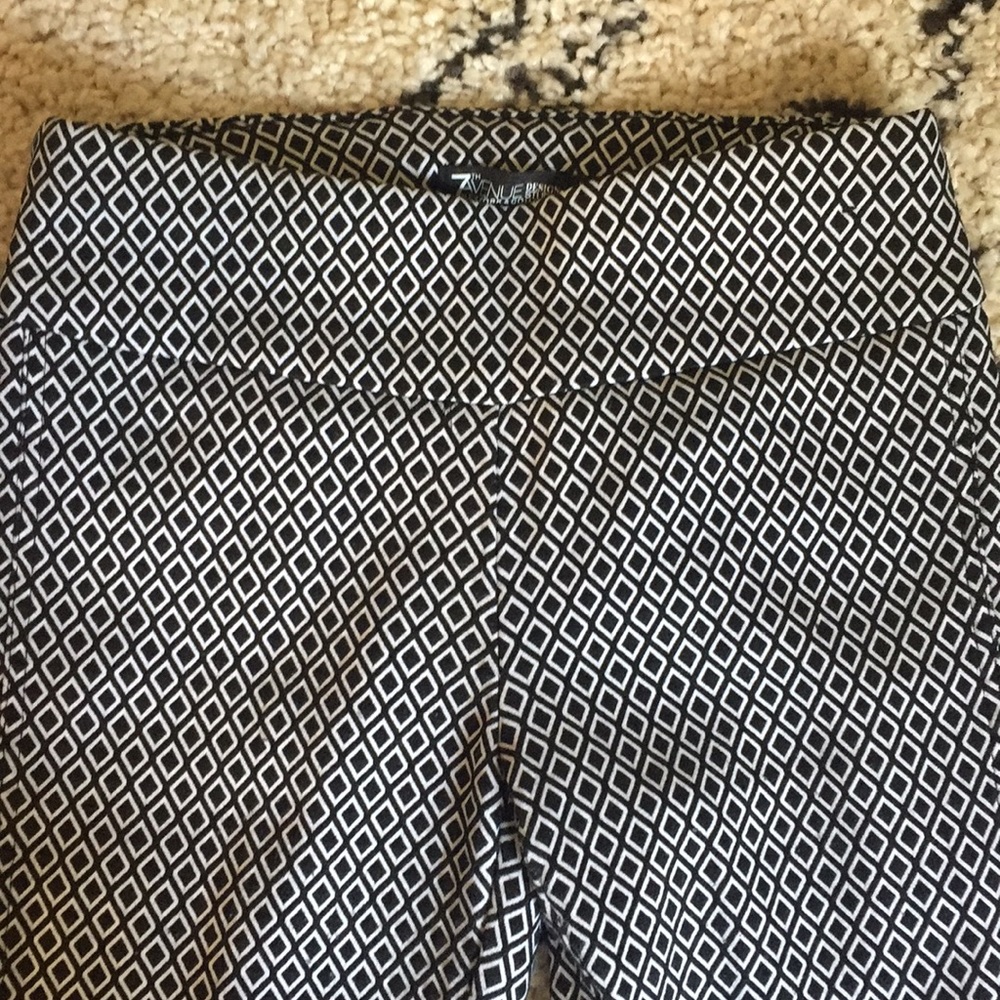 Pattern stretchable crop pants